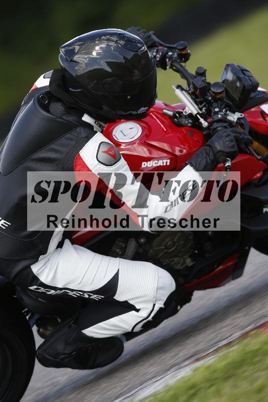 /Archiv-2024/29 12.06.2024 MOTO.CH Track Day ADR/Gruppe blau/71